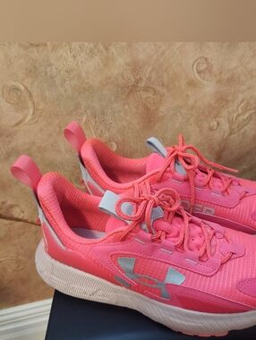 Under Armour Bright Pink Women's Runners